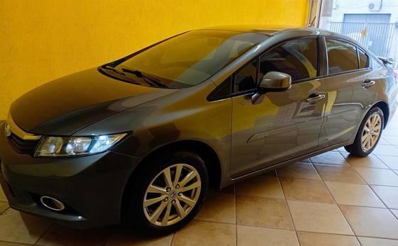 HONDA CIVIC 1.8 LXS 16V FLEX 4P AUTOMÁTICO